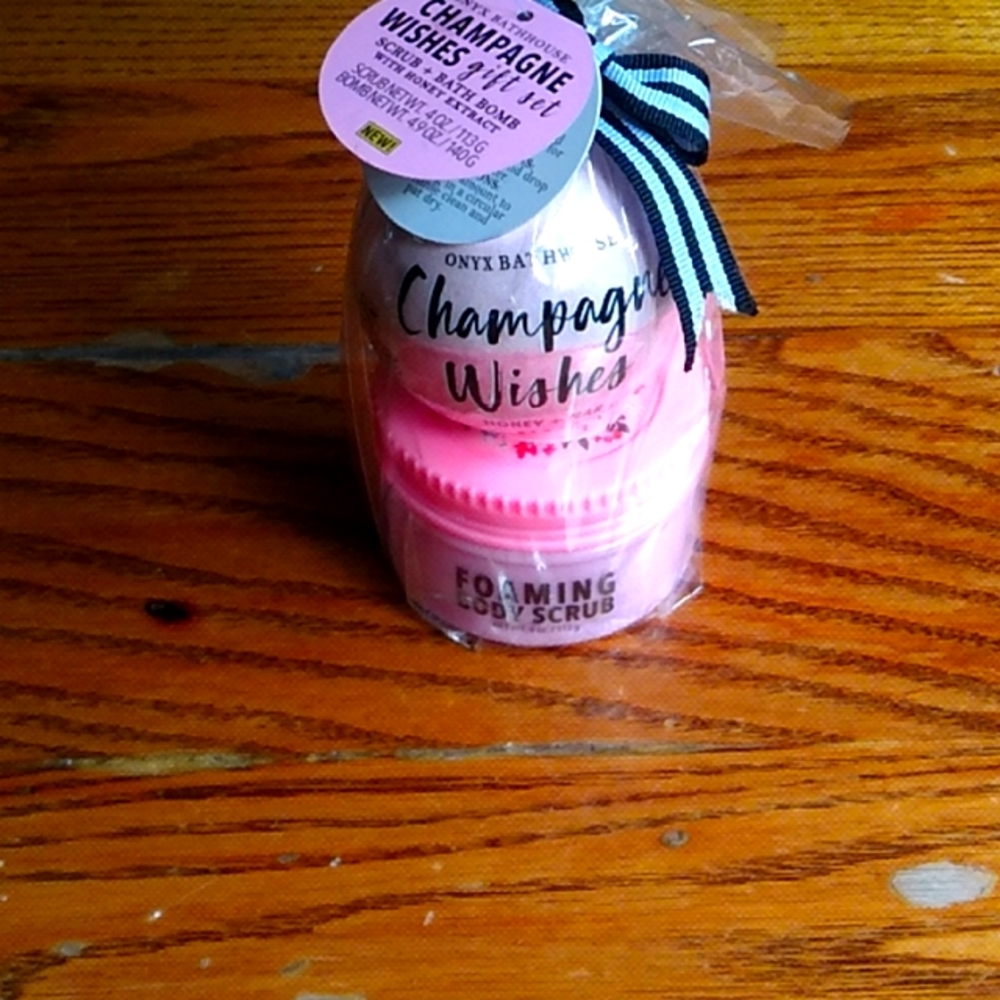 Onyx bathhouse (bathbomb)-champagne wishes